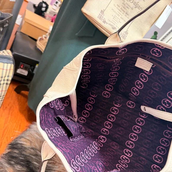 Gucci White Leather Privacy Tote - excellent pre loved condition - Picture 7 of 12